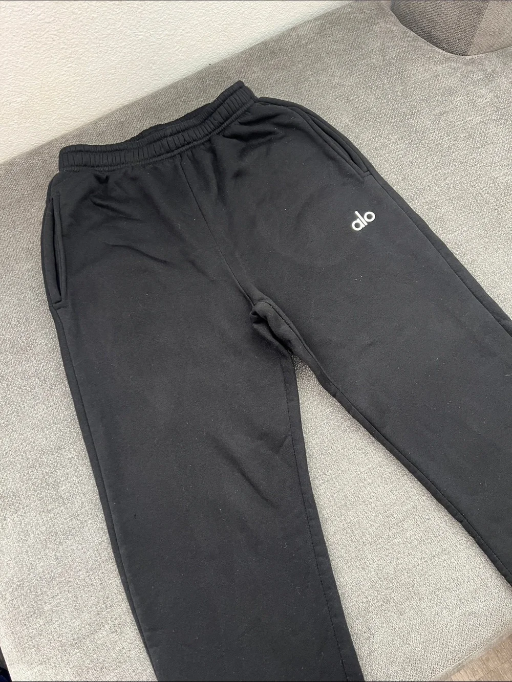 ALO Yoga Women’s Black Jogger Sweatpants with Embroidered Logo